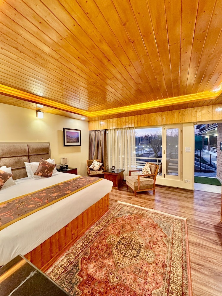 Luxury Bedroom with Private Balcony