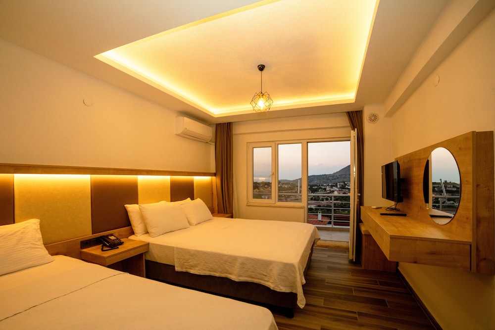 Standard Triple Room, Balcony, City View
