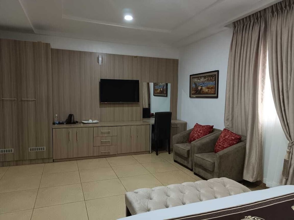 Deluxe Suite photo 1