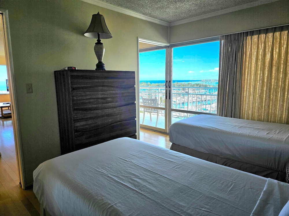 Ilikai Tower 943 Condo - Walk to the Beach, Shops & Restaurants! by RedAwning: Condo, 2 Bedrooms photo