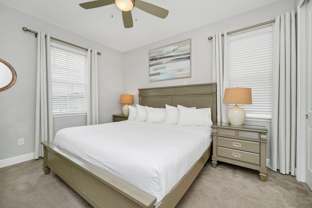 Elite House, 5 Bedrooms, Private Pool (Westside)