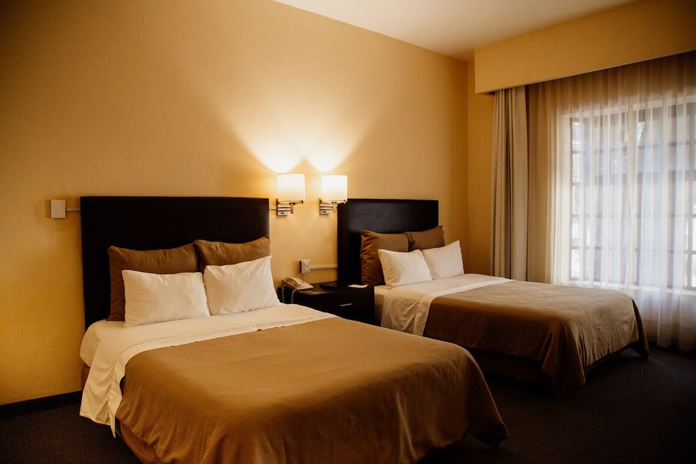 Standard Double Room, 2 Double Beds - Photo 9