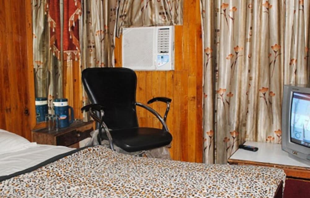 Triple Room, Multiple Beds, Non Smoking photo 3