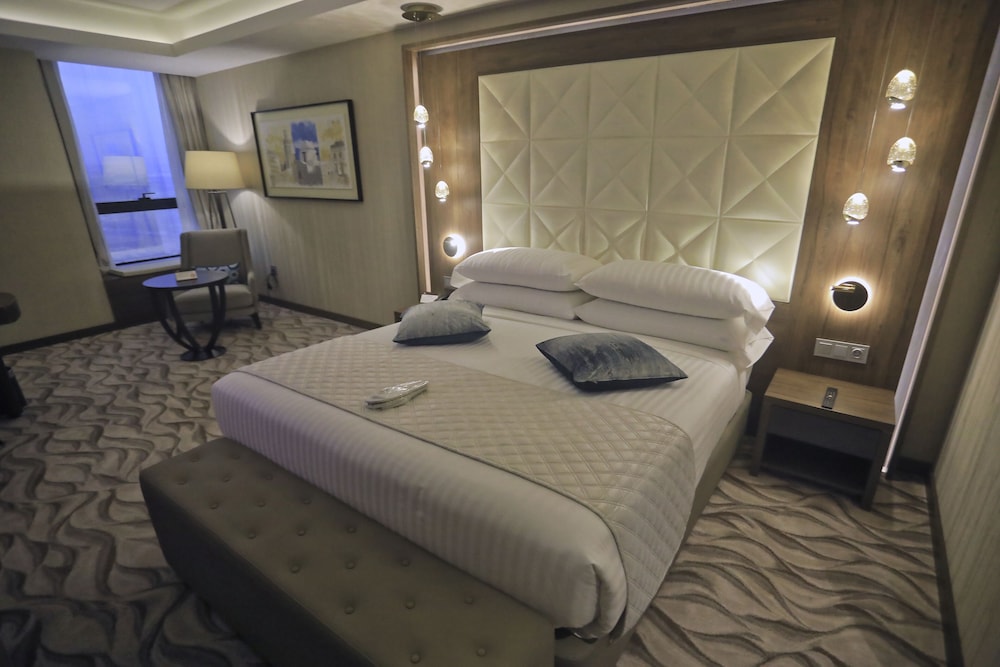 Premium Suite