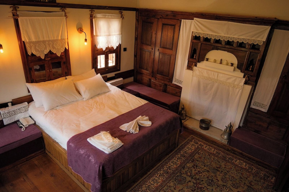Elite Room, City View