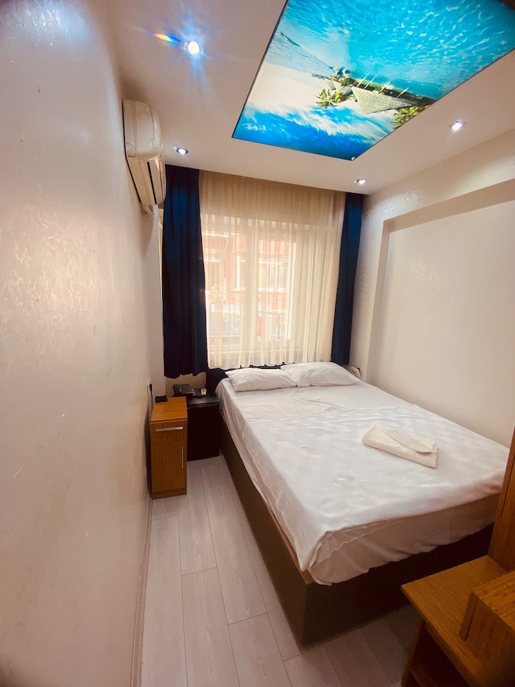 Standard Double Room photo 3