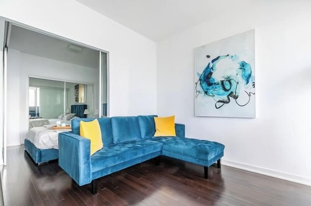 Economy Room, 1 Queen Bed, City View