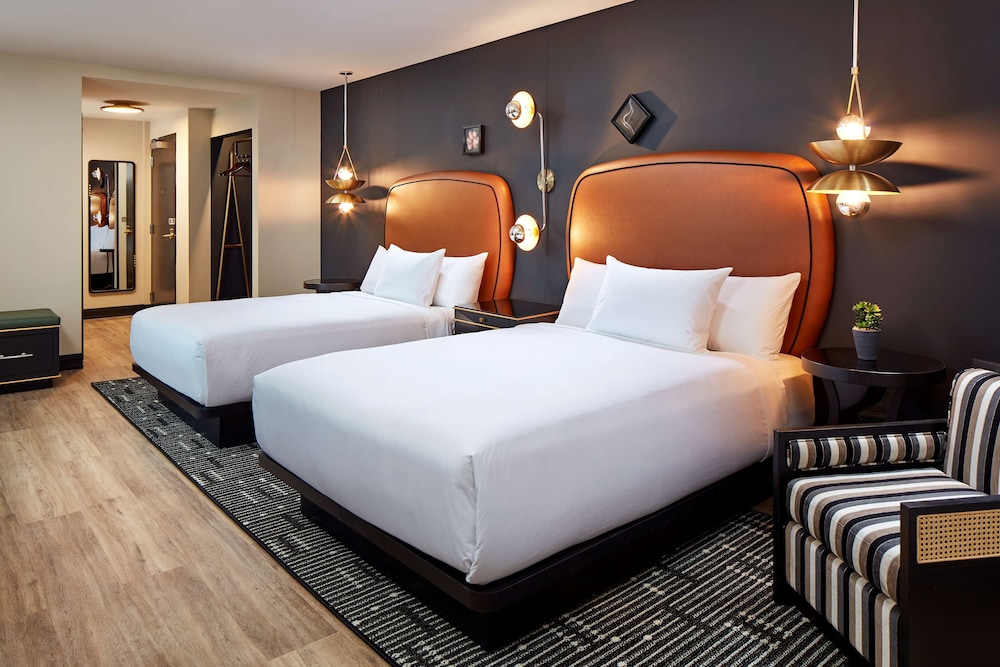 City Room, 2 Queen Beds, City View - Photo 5