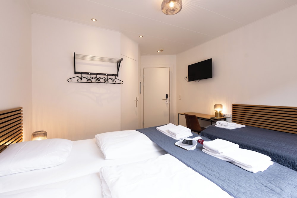 Standard Double Room - Photo 4