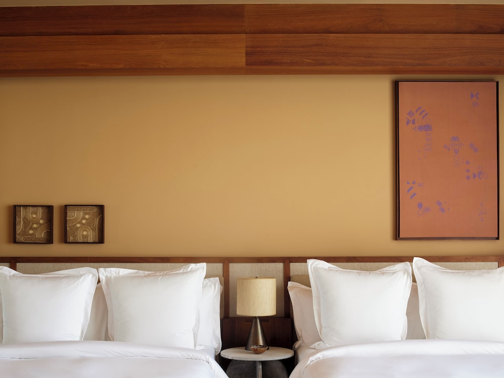 Studio Suite, 2 Queen Beds, Poolside