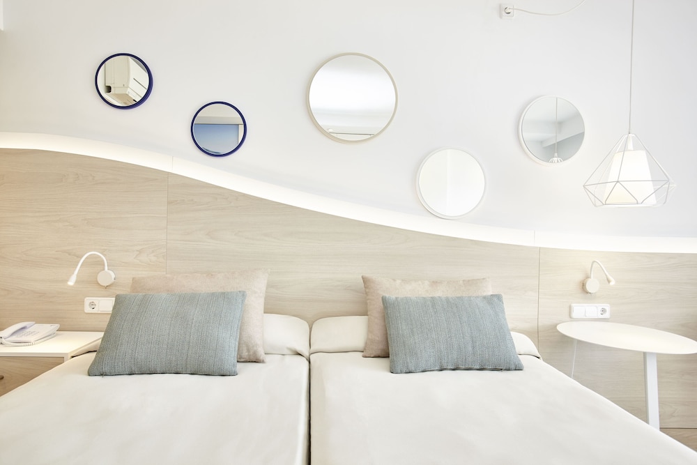 Standard Double Room, City View photo 3