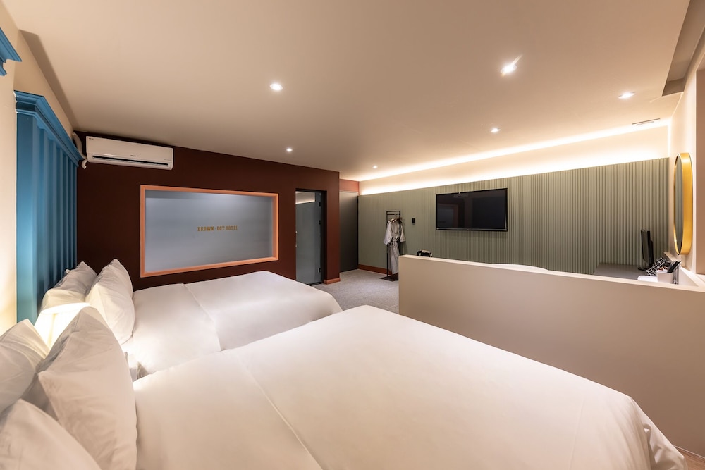 Suite Twin Room (Breakfast Provided Except for Monday) - Photo 4