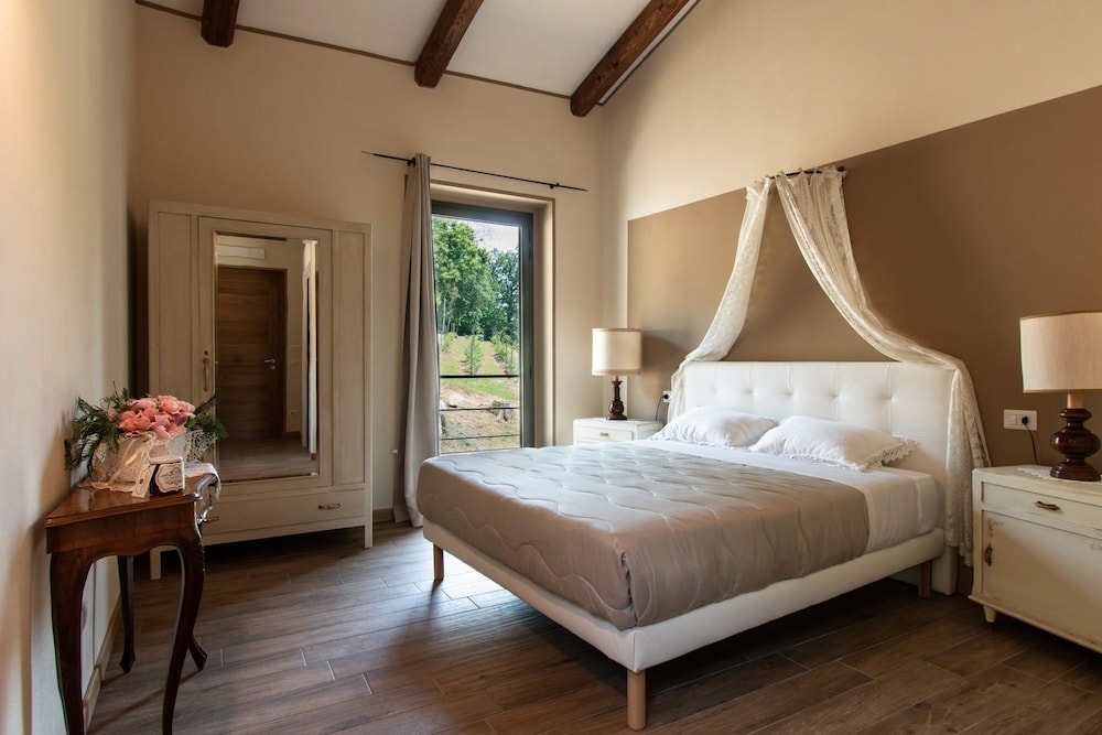 Double Room (Peonia)