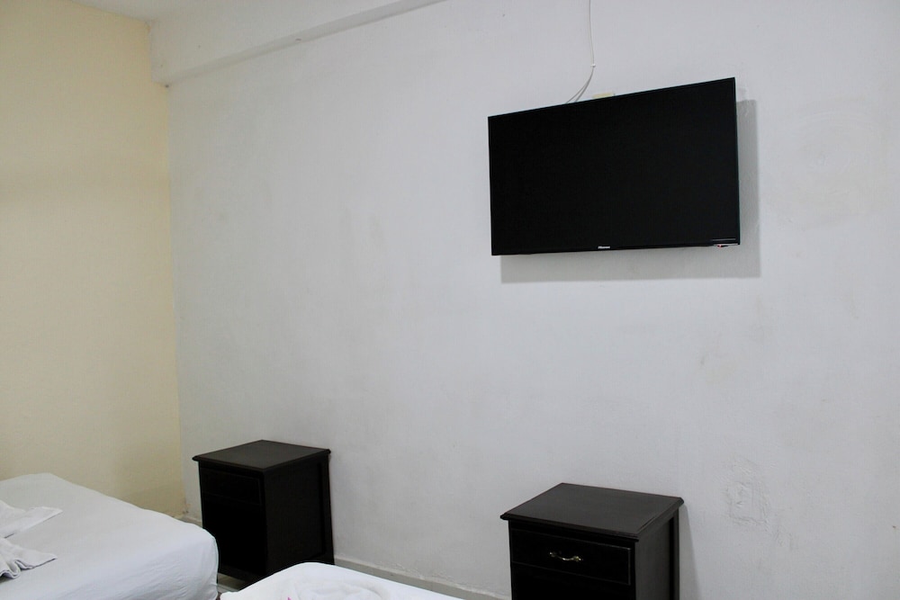 Standard Room, Multiple Beds photo 2