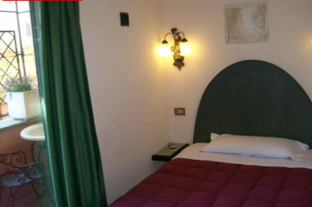 Basic Single Room photo 3