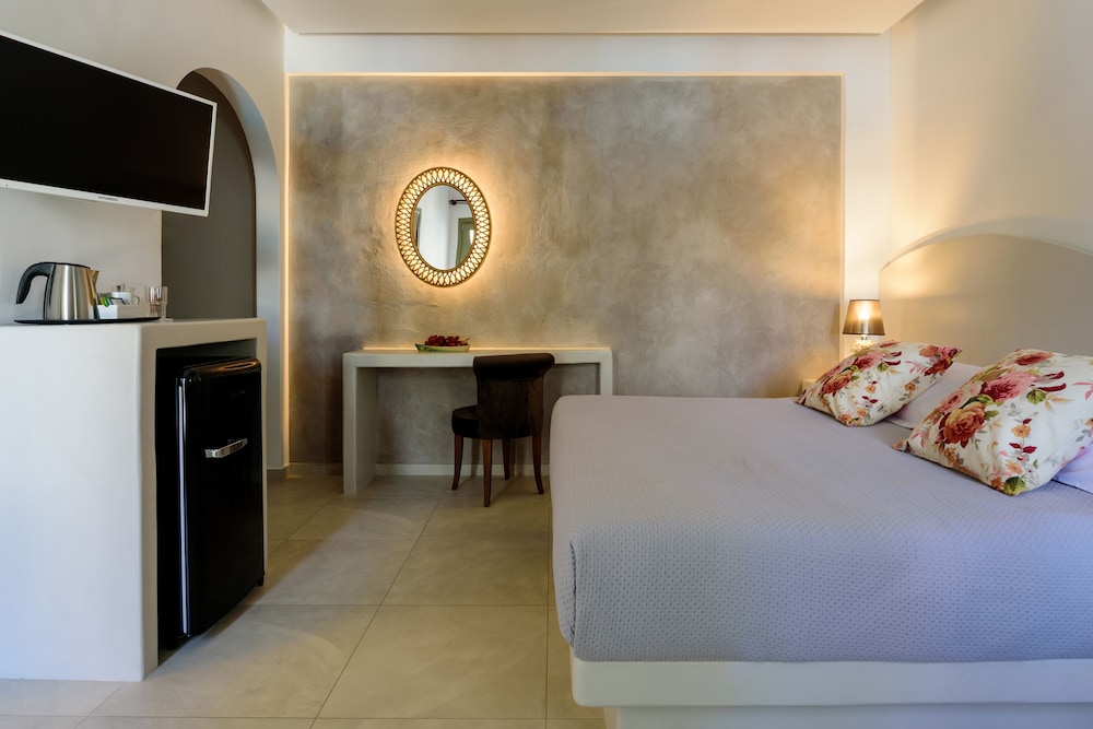 Deluxe Room, Jetted Tub, Pool View