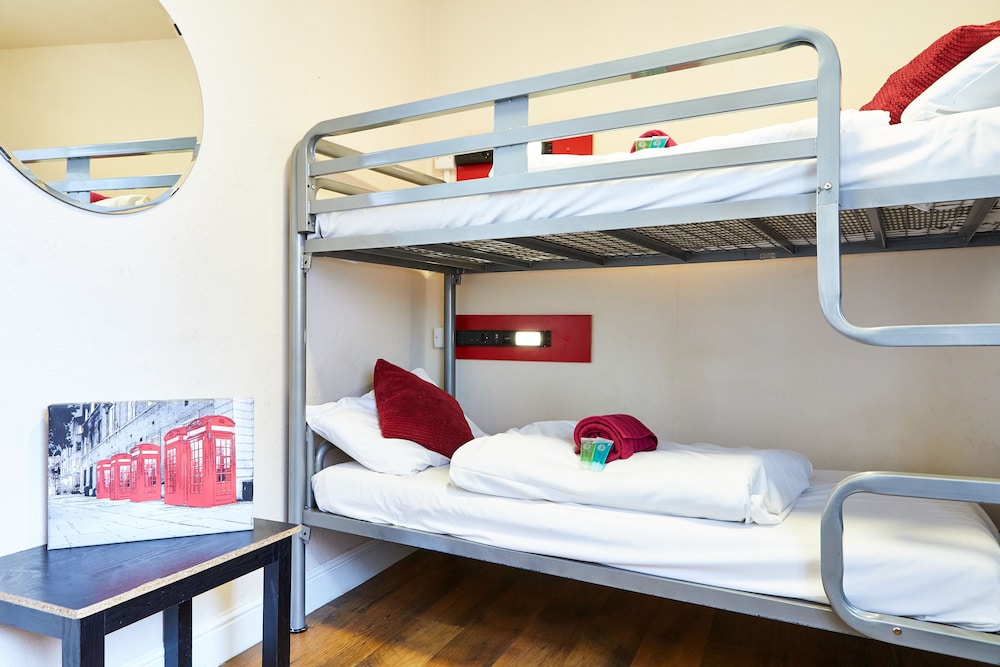 Private 2 Bunk Room, Shared Bathroom photo 1
