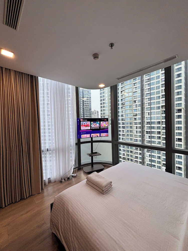 Luxury Apartment, 2 Bedrooms, 2 Bathrooms, City View