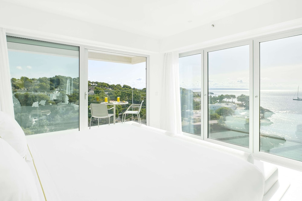 Junior Double Room, Balcony, Beach View photo 3