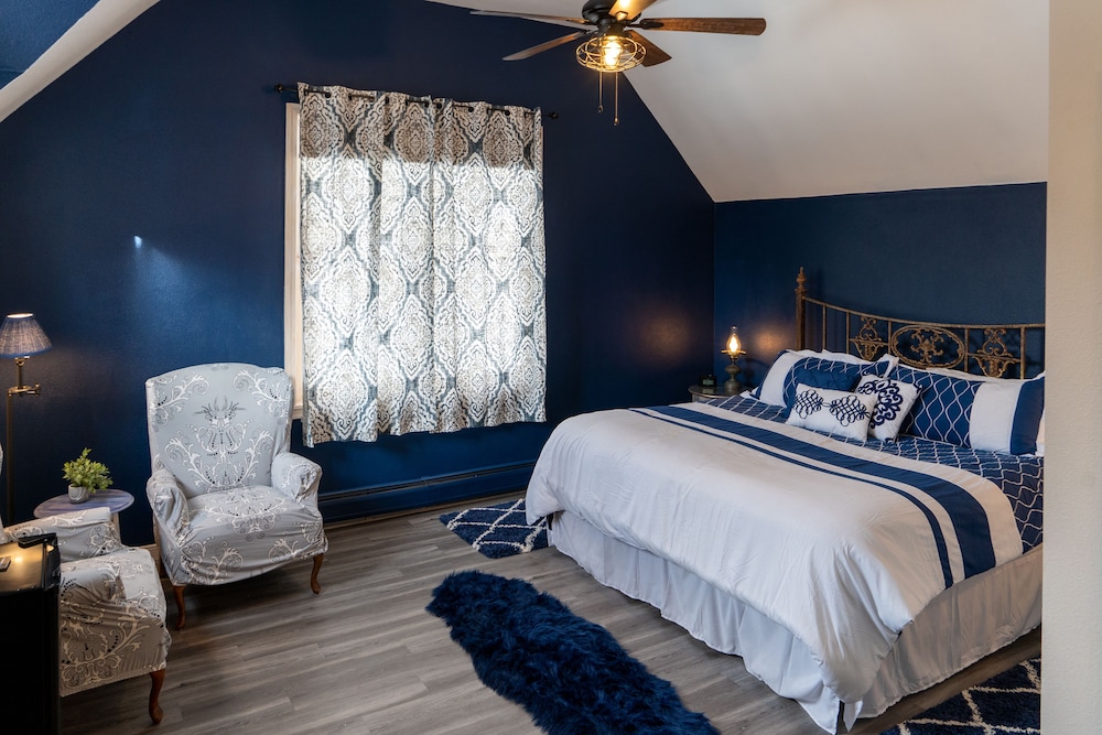 Superior Double Room, Ensuite, Mountain View (MacIntosh) photo 1