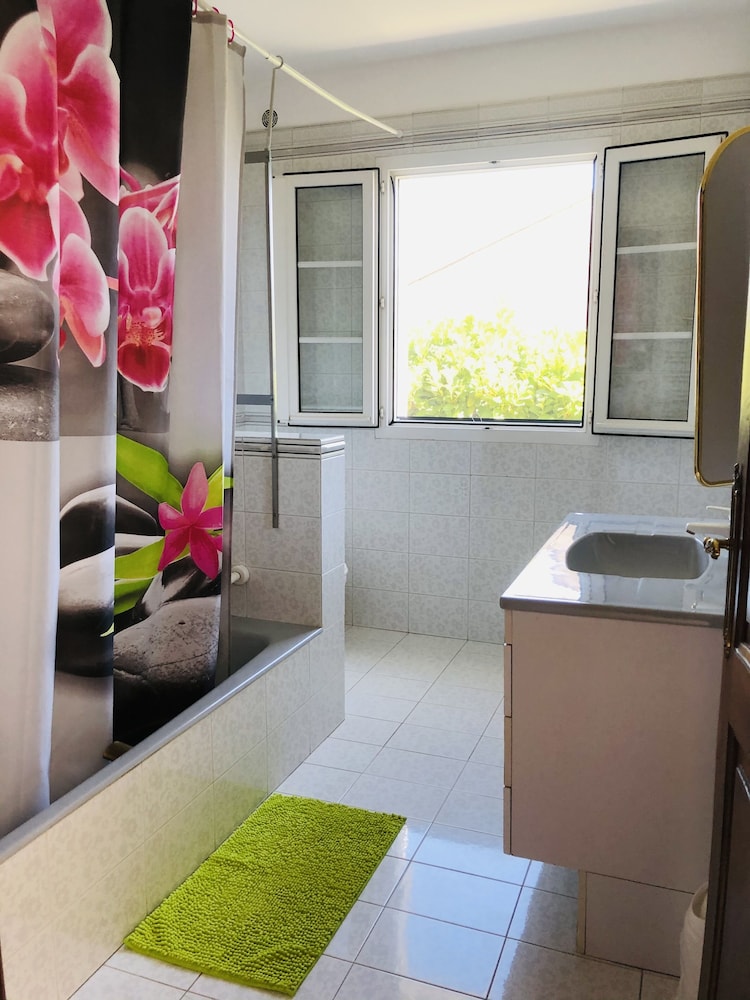 Classic Quadruple Room, Ensuite, Garden View photo 2