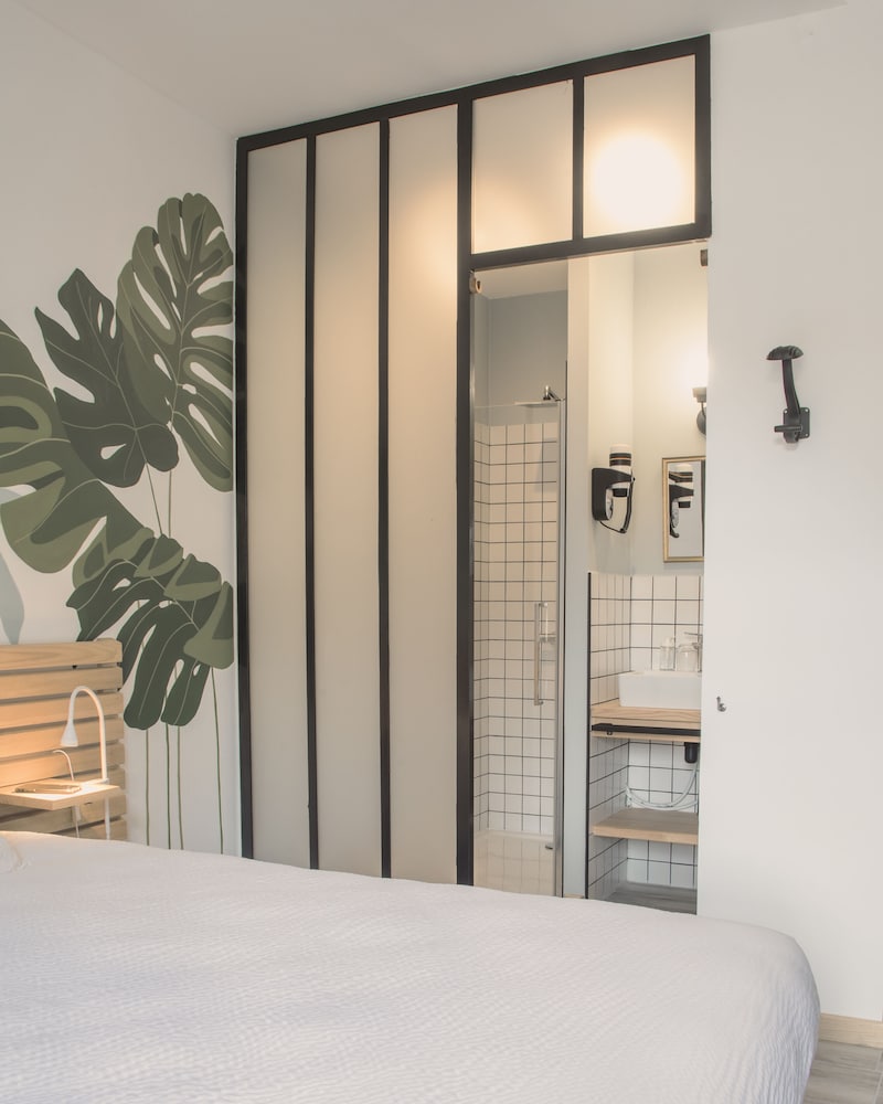 Classic Double Room, Ensuite - Photo 3