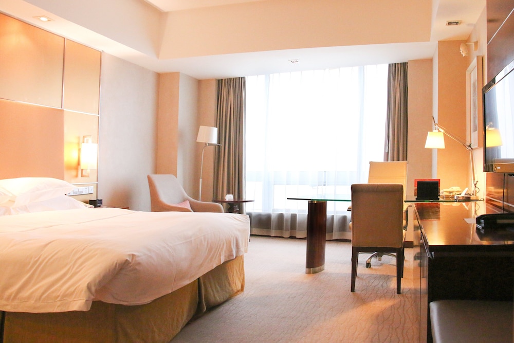 Standard Room, 1 King Bed - Photo 10