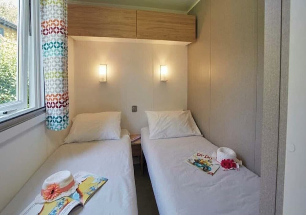 Premium Mobile Home, 3 Bedrooms photo 2