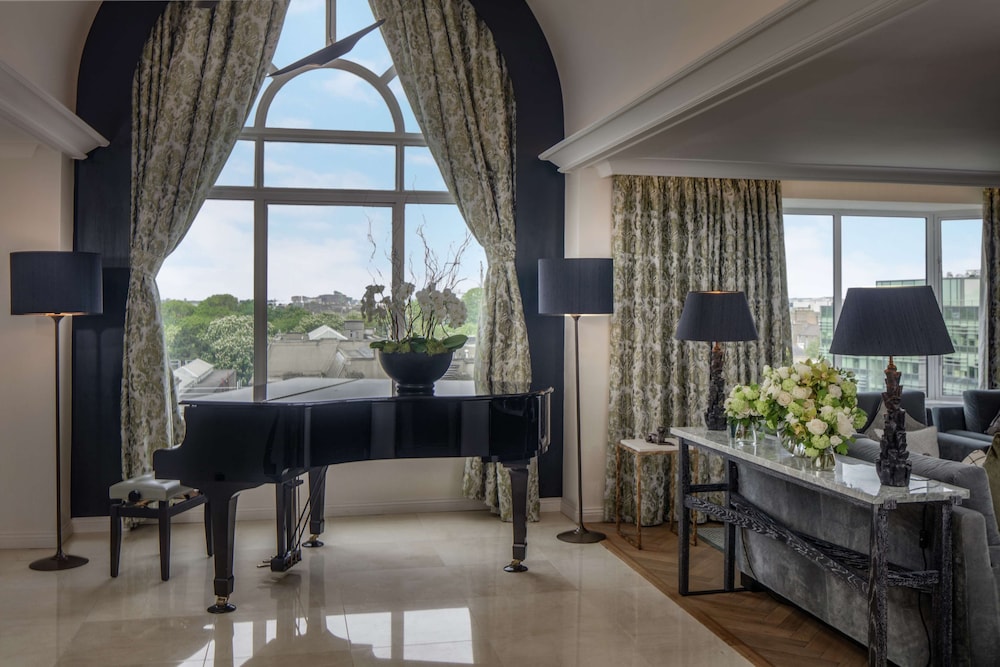 Presidential Suite, 1 King Bed thumbnail 6