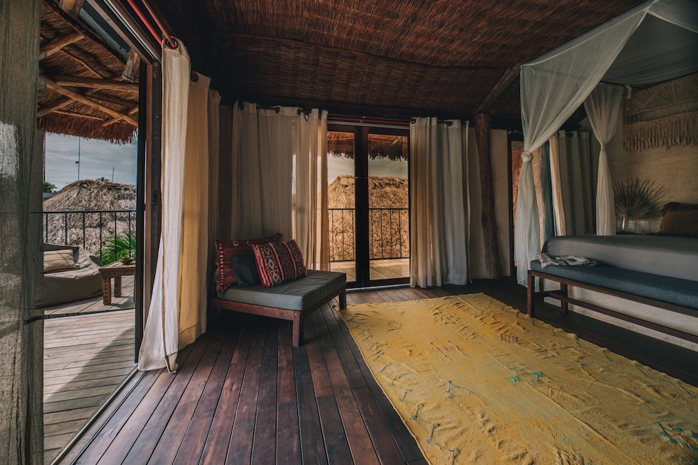 Junior Suite, Pool View - Photo 3