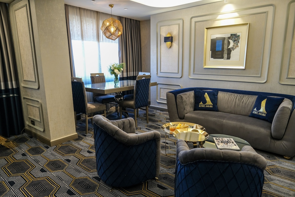 Presidential Suite photo 3