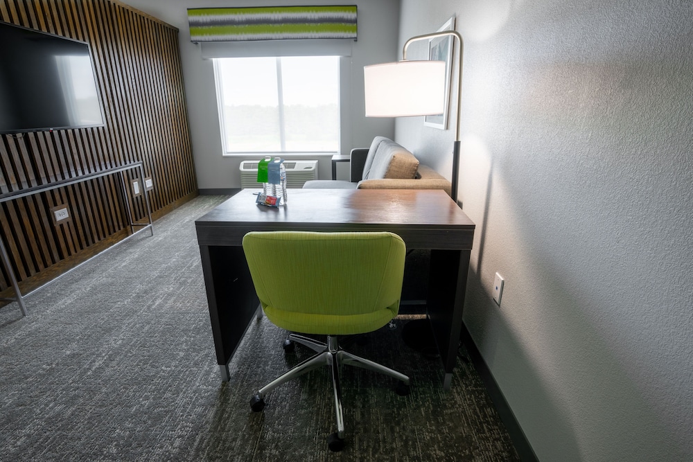 Suite, 1 King Bed, Accessible, Refrigerator & Microwave (Hearing) - Photo 2
