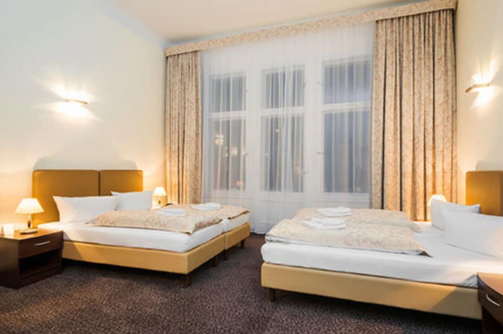 Family Quintuple Room