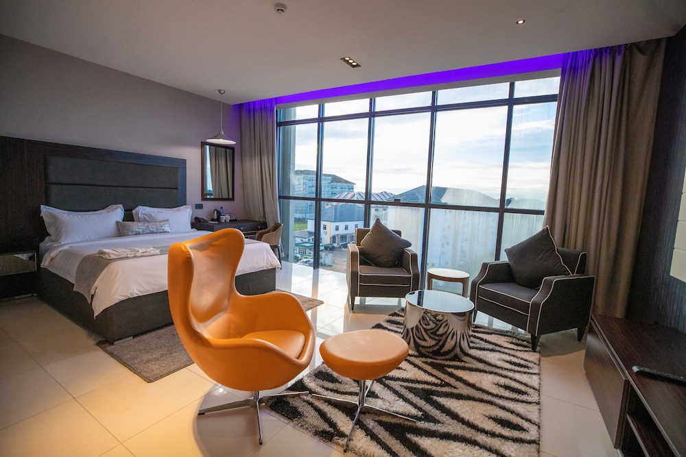 Executive Room - Photo 8