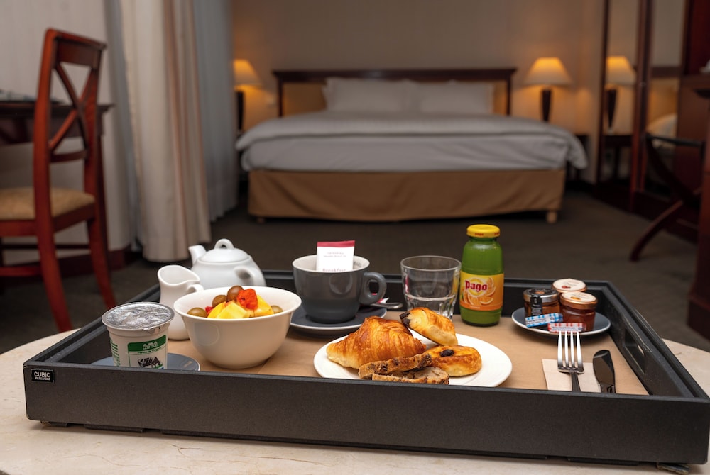 Suite - Photo 3