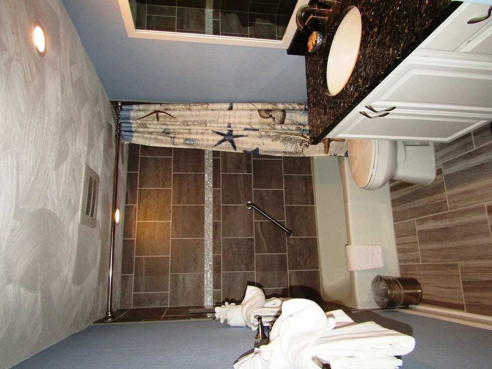 Condo, 3 Bedrooms, Oceanfront photo 2