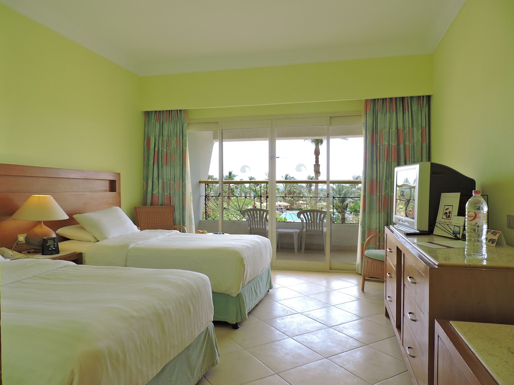 Standard Twin Room with Pool and Sea View