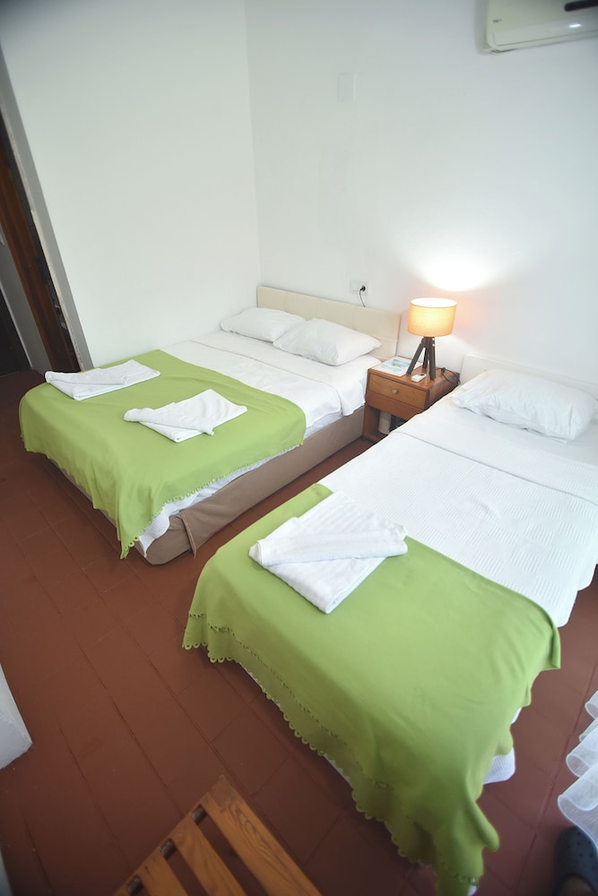 Family Triple Room, Multiple Beds photo 3