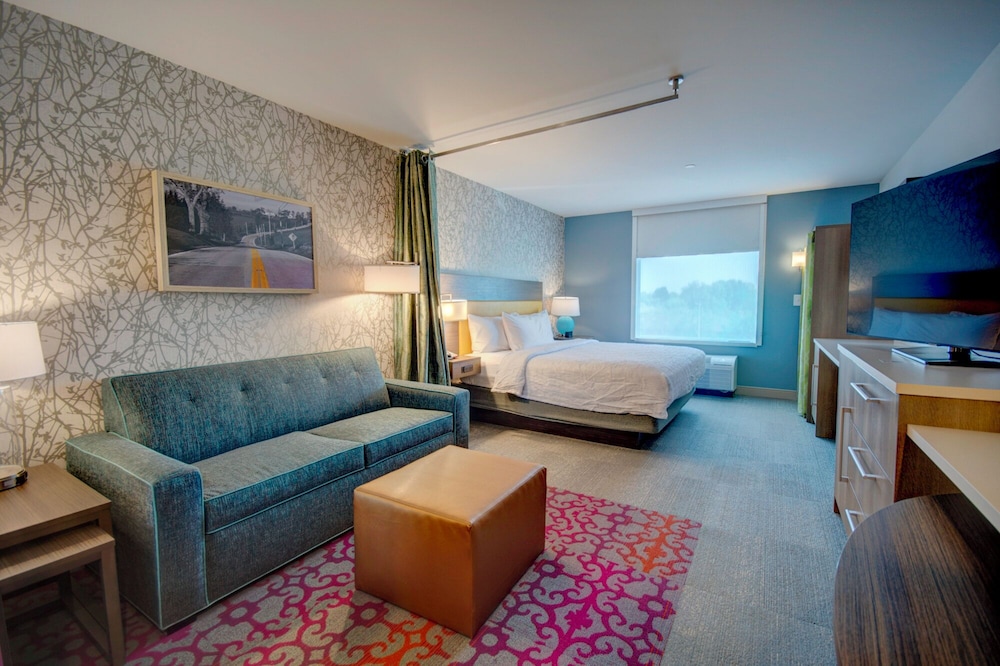 Studio Suite, 1 King Bed, Accessible, Bathtub - Photo 2