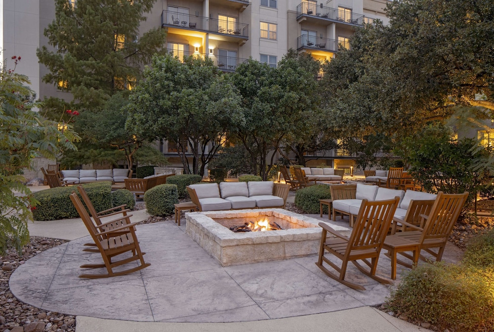 Room, 1 King Bed, Courtyard View - Photo 9