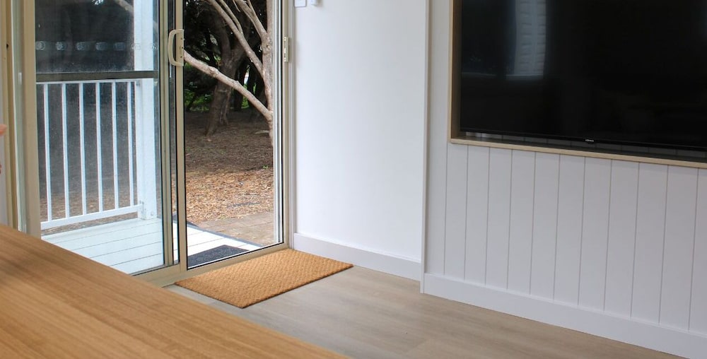 Malibu Cabin (2BR)