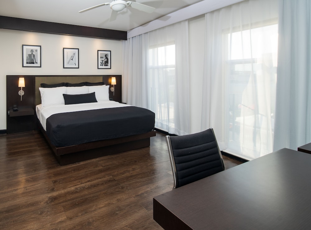 Suite, 1 Bedroom (King) - Photo 1