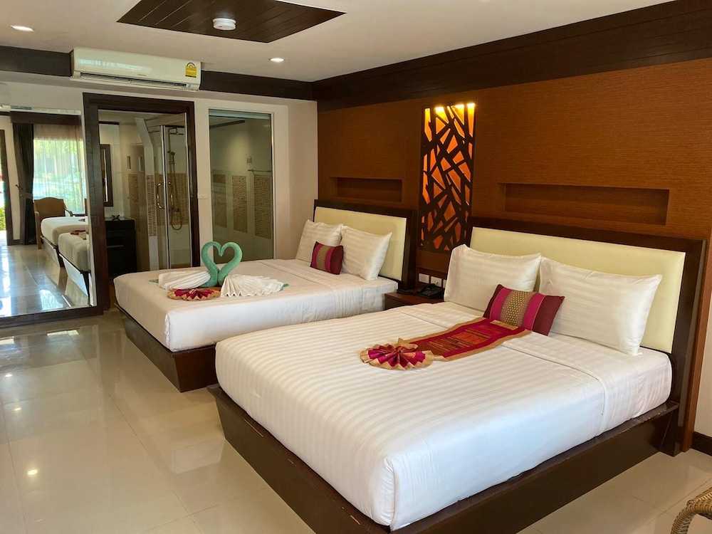 Superior Double Room, Pool View photo 3