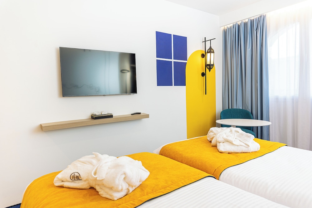 Executive Room - Photo 9