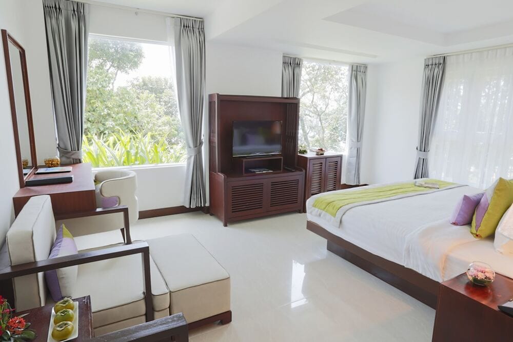Premier Villa King - Photo 2