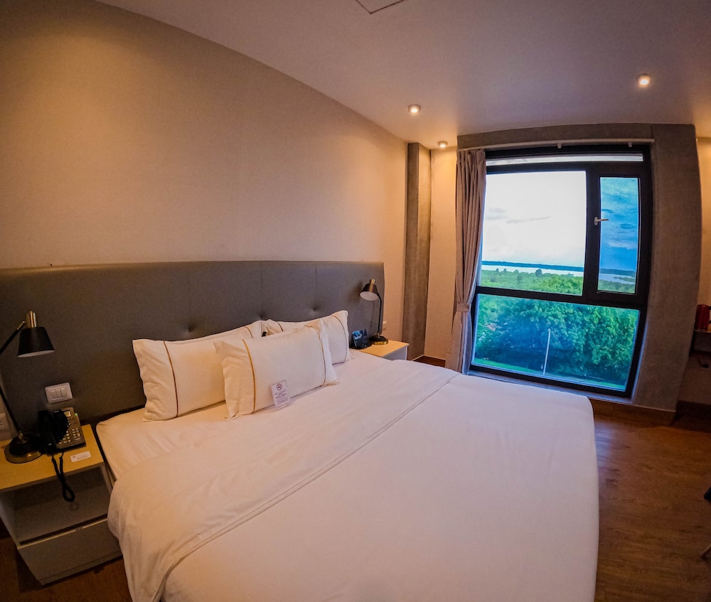 Suite con vista al río (1 cama king)