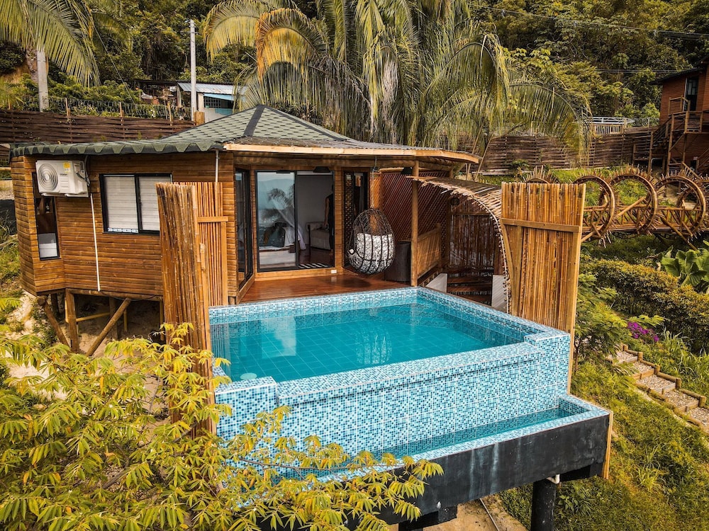 Deluxe Cabin, 1 Queen Bed With Sofa Bed