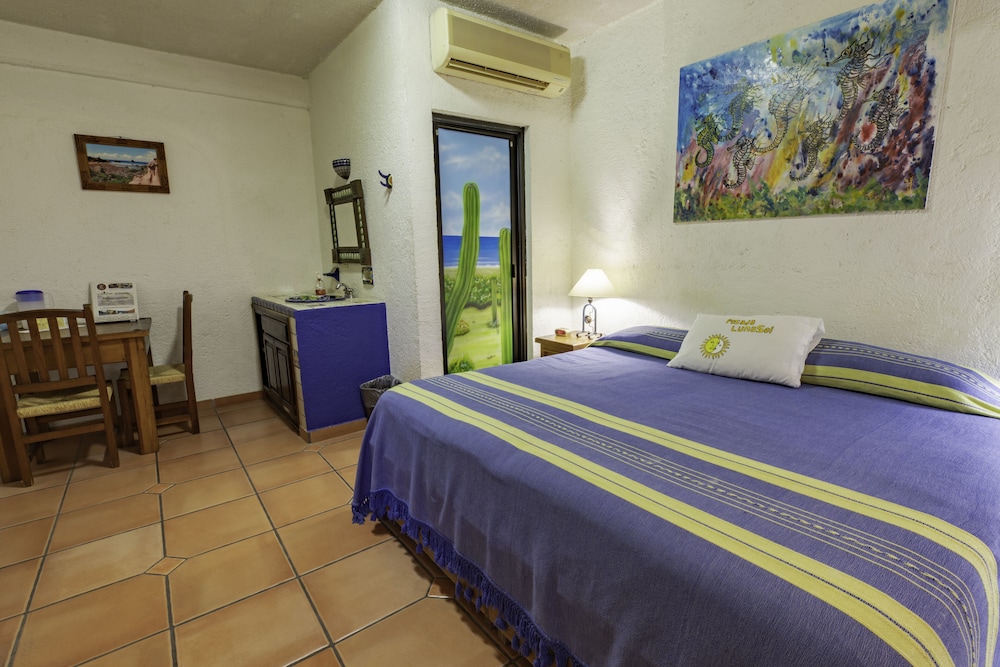Standard Room, 1 Queen Bed