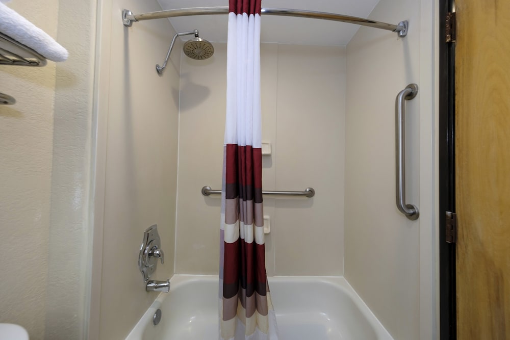 Superior Room, 1 King Bed, Accessible, Non Smoking - Photo 8