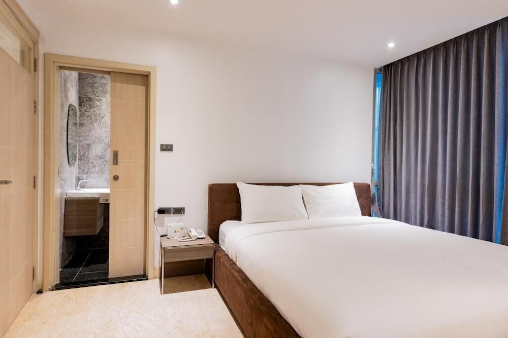 Superior Double Room, City View photo 3